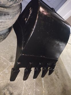 24" CWS Wedge Excavator Bucket