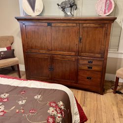 Armoire Oak With Desk And Drawers Large Good Condition