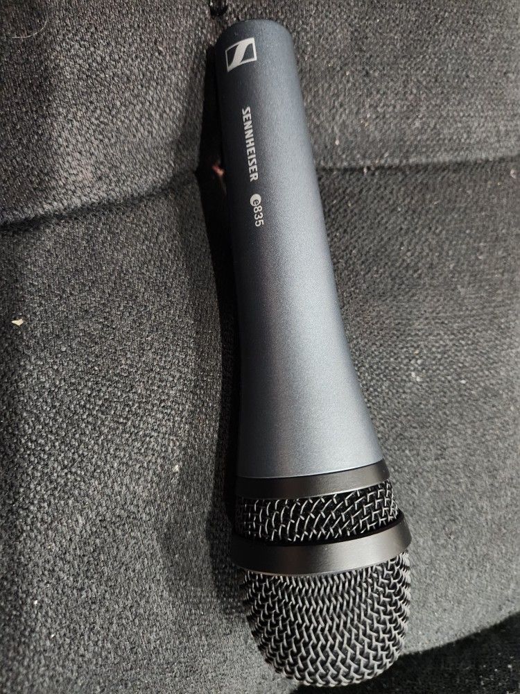 Senheiser E835