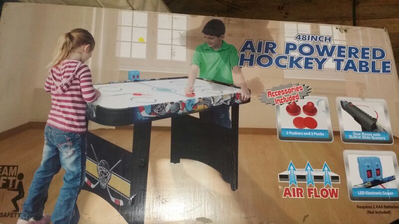 Air powered hockey table