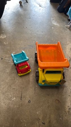 Dump trucks toys