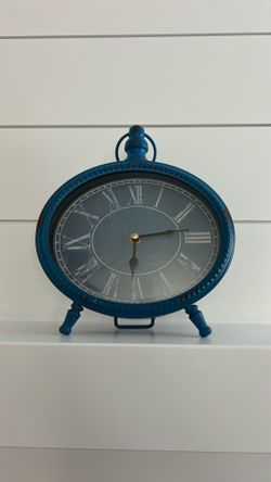 Blue table clock