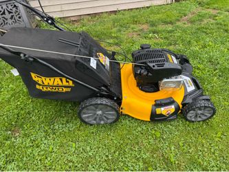 Dewalt Self Propelled Mower 163cc With 21” Cut. Like New