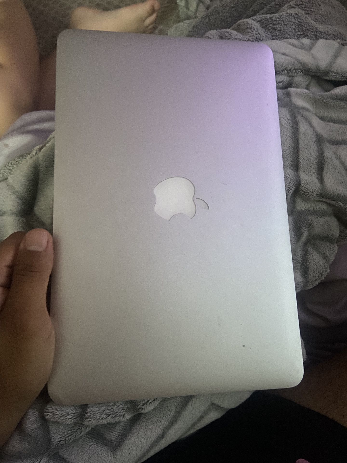 Apple MacBook
