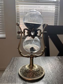 Victorian rotating hourglass
