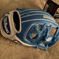 New With Tags Wilson A2000 1786 Series Glove 11.5 Inch Blue White