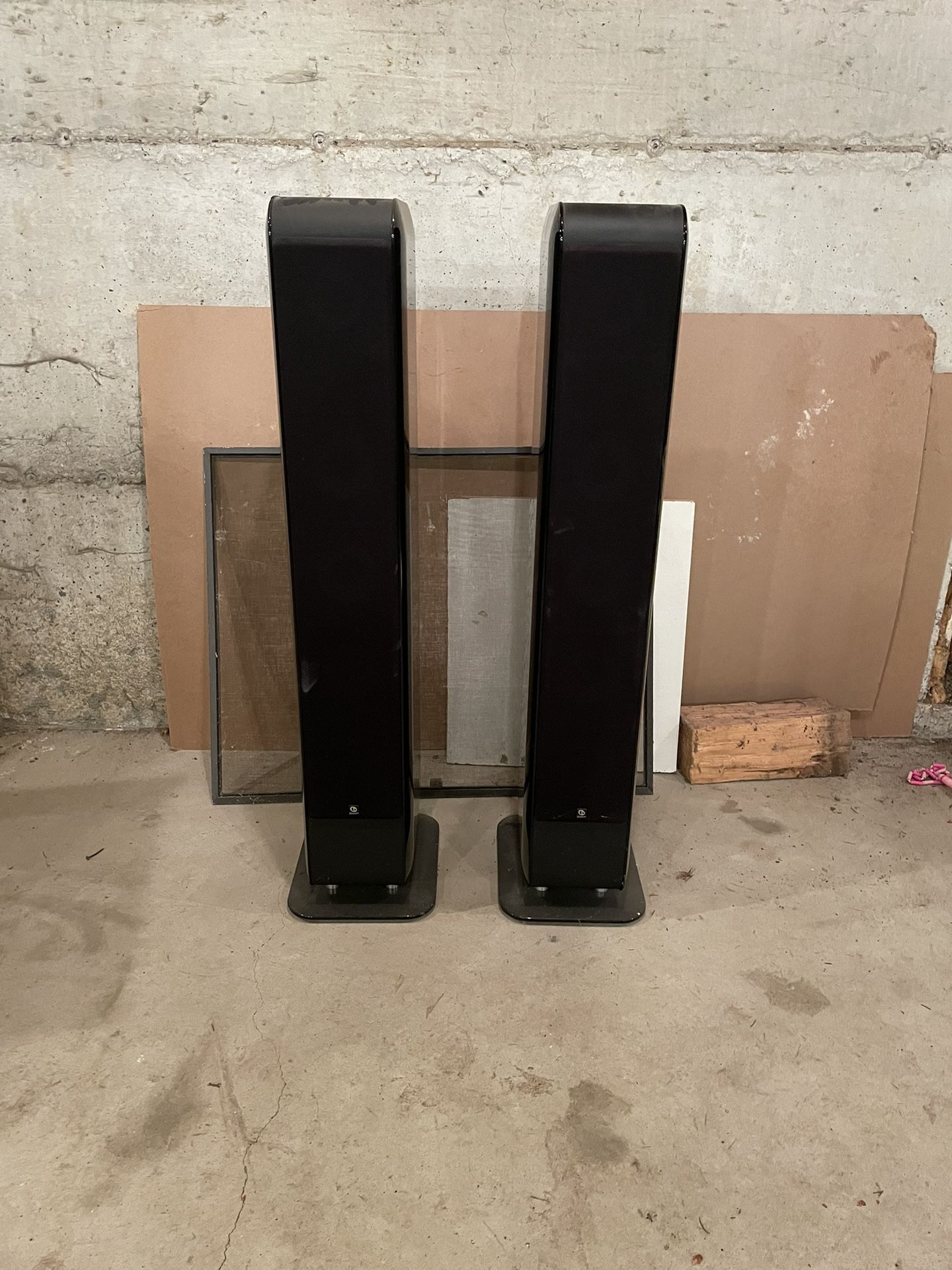 Boston Acoustics M350 speakers