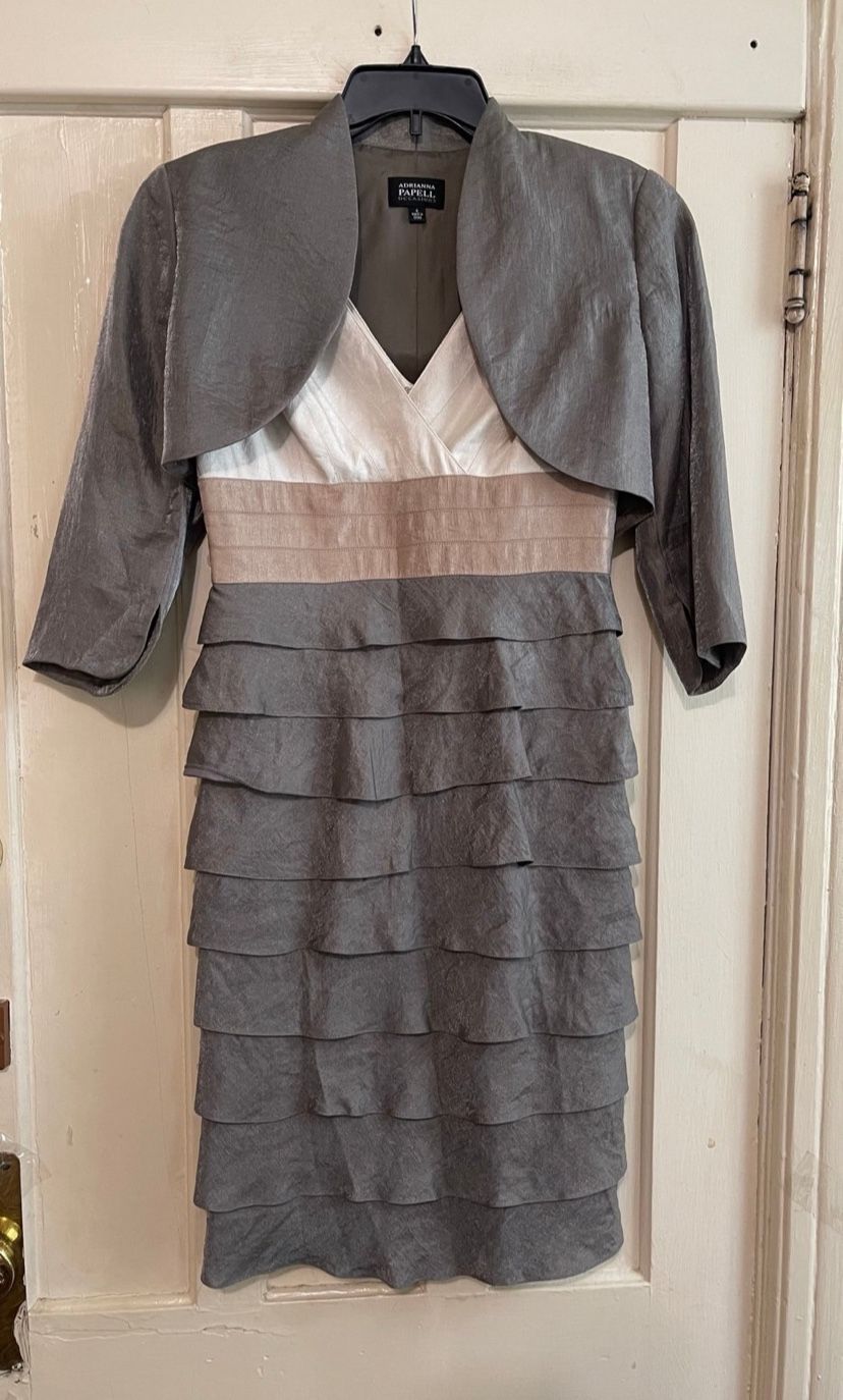 Adrianna Papell 2 Piece Cocktail Dress Size 4 In gray/ivory
