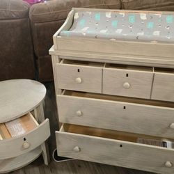 Delta Dresser With Night Stand. 
