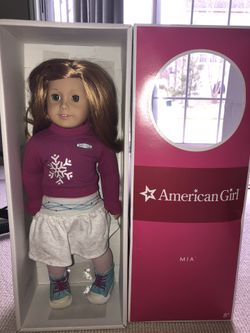 Mia American Girl Doll (Retired 2008) + accessories