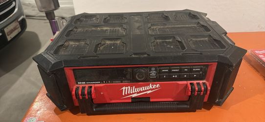 M18 Packout Radio