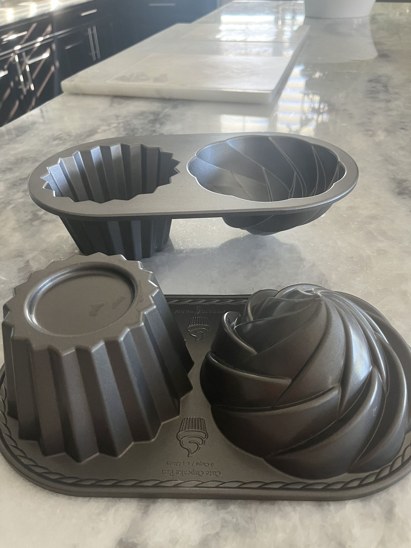 1 Left Lg Nordic Single Cupcake Pan /mold $8