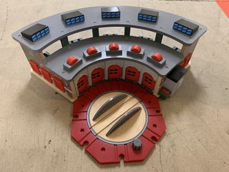 Thomas and Friends Wood strain Track round house