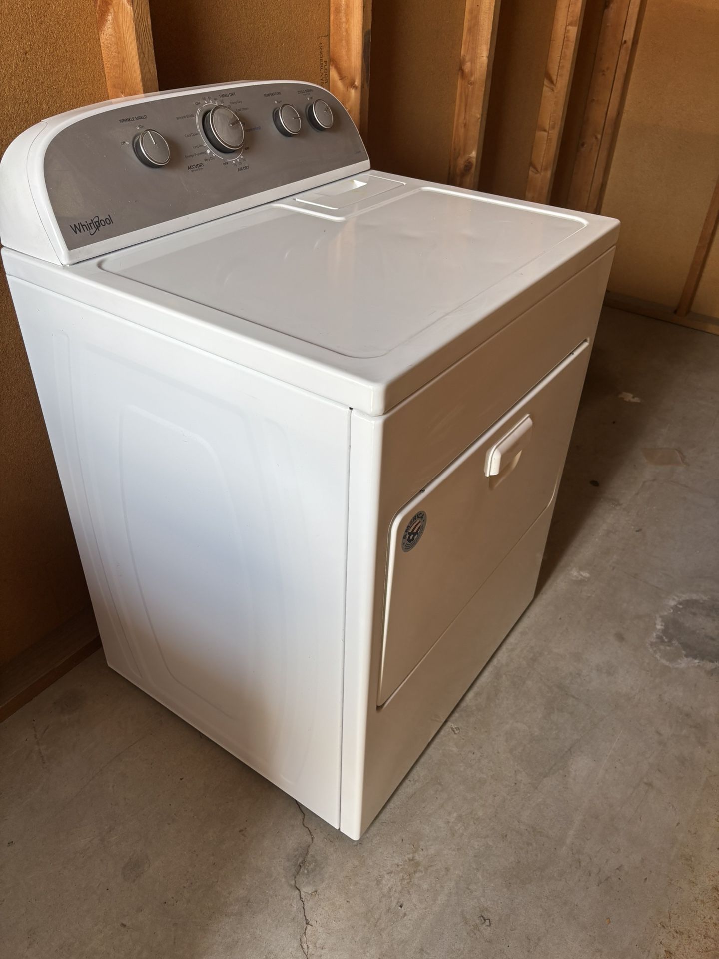 White Whirlpool Washer & Dryer