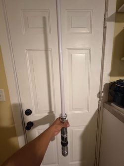 Disneyland Official Lightsaber Savi’s Workshop
