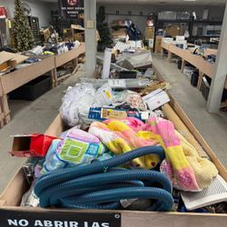 🔥 Venta Caliente del Jueves 🔥 🗓 Mañana | 9:00 AM – 2:00 PM 💥 ¡Cada artículo en las cajas solo $5! 💥  📍 1322 S. 4th Ave, Yuma, AZ 85364 🛍 ¡Llega