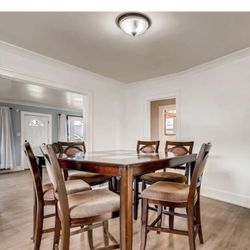 Dining room Table And 6 Chairs 