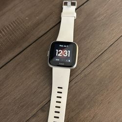 Fitbit Versa Lite Edition for Sale in Mission Viejo CA OfferUp