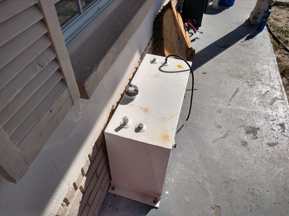 Aluminum gas tank powder coated white excellent condition just stained