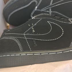 Jordan 1 OG Low X Travis Scott's Black Phantoms 