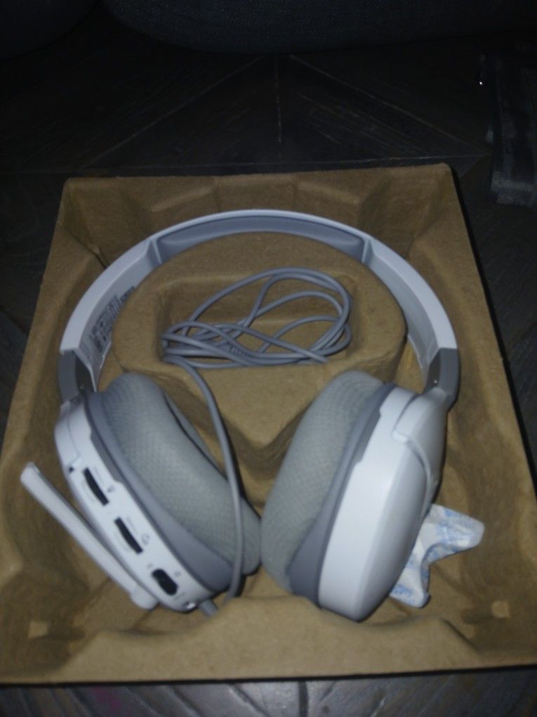 Turtle Beach Recon 200 Gen 2 Wired Gaming Headset for Xbox Series X|S/Xbox One/PlayStation 4/5/Nintendo Switch