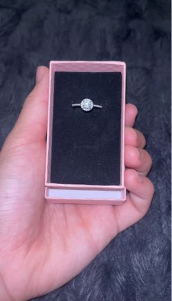 VVS1 Moissanite Engagement Ring 💍