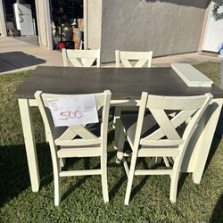 Ashley Furniture Table And 4 Chairs 