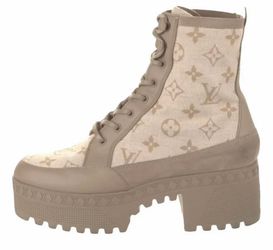 Authentic LOUIS VUITTON Lauréate leather boots