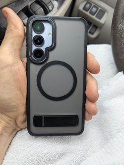 S25+ Samsung Galaxy with new Samsung case sim  locked