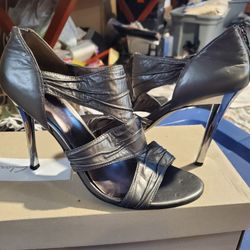 Size 8   Guess Stilletto Heels