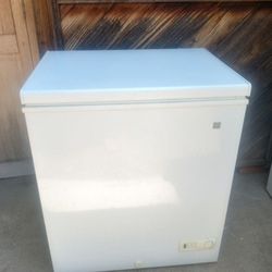 GE DEEP FREEZER ( FREE DELIVERY)