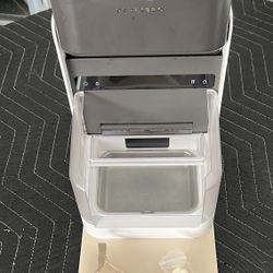 Cat Feeder Automatic