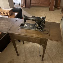 Singer Sewing Machine With Desk