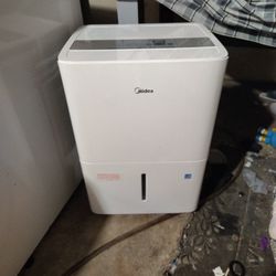  Midea Easydry 50 Pint Dehumidifie