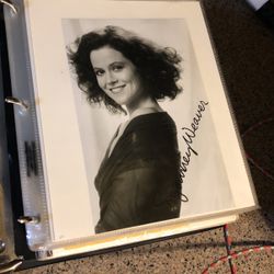Sigourney Weaver 8 x 10 signed photo