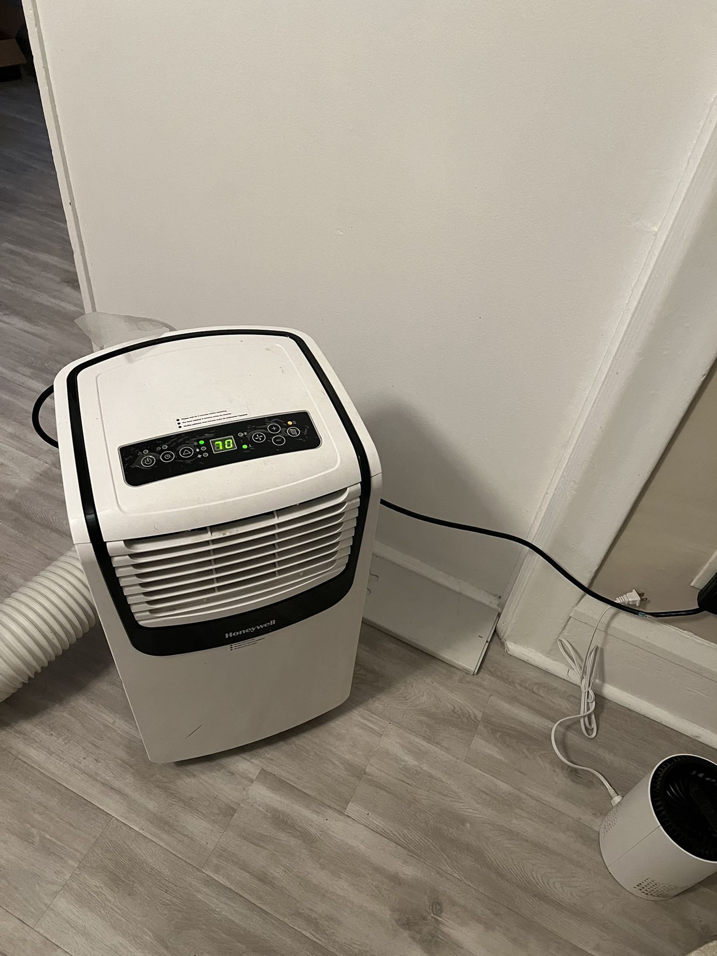 PORTABLE AC UNIT