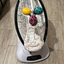 Mamaroo 4MOMS Baby Swing