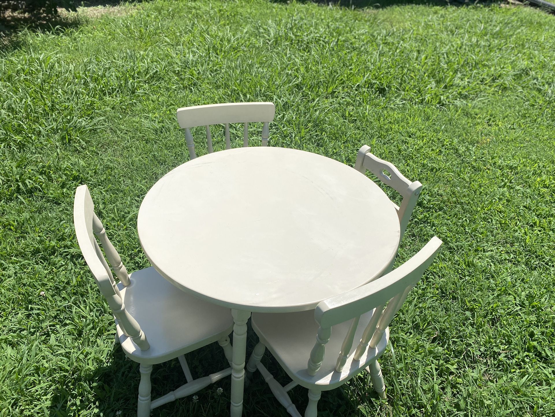 Wooden Kids Table With 4 Chairs