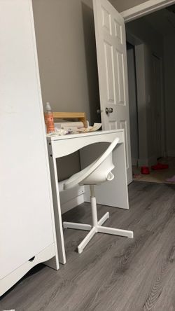 Kids table and chair