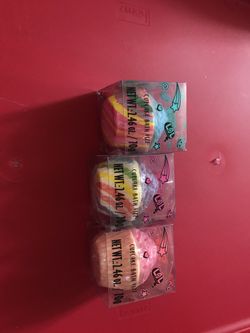 Cupcake bath bombs
