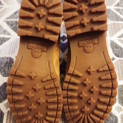 AVAILABLE! View All Pics / Details.....STYLISH  TIMBERLANDS !! 