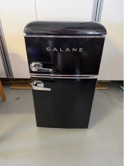 Galanz Retro Mini-Fridge with Freezer