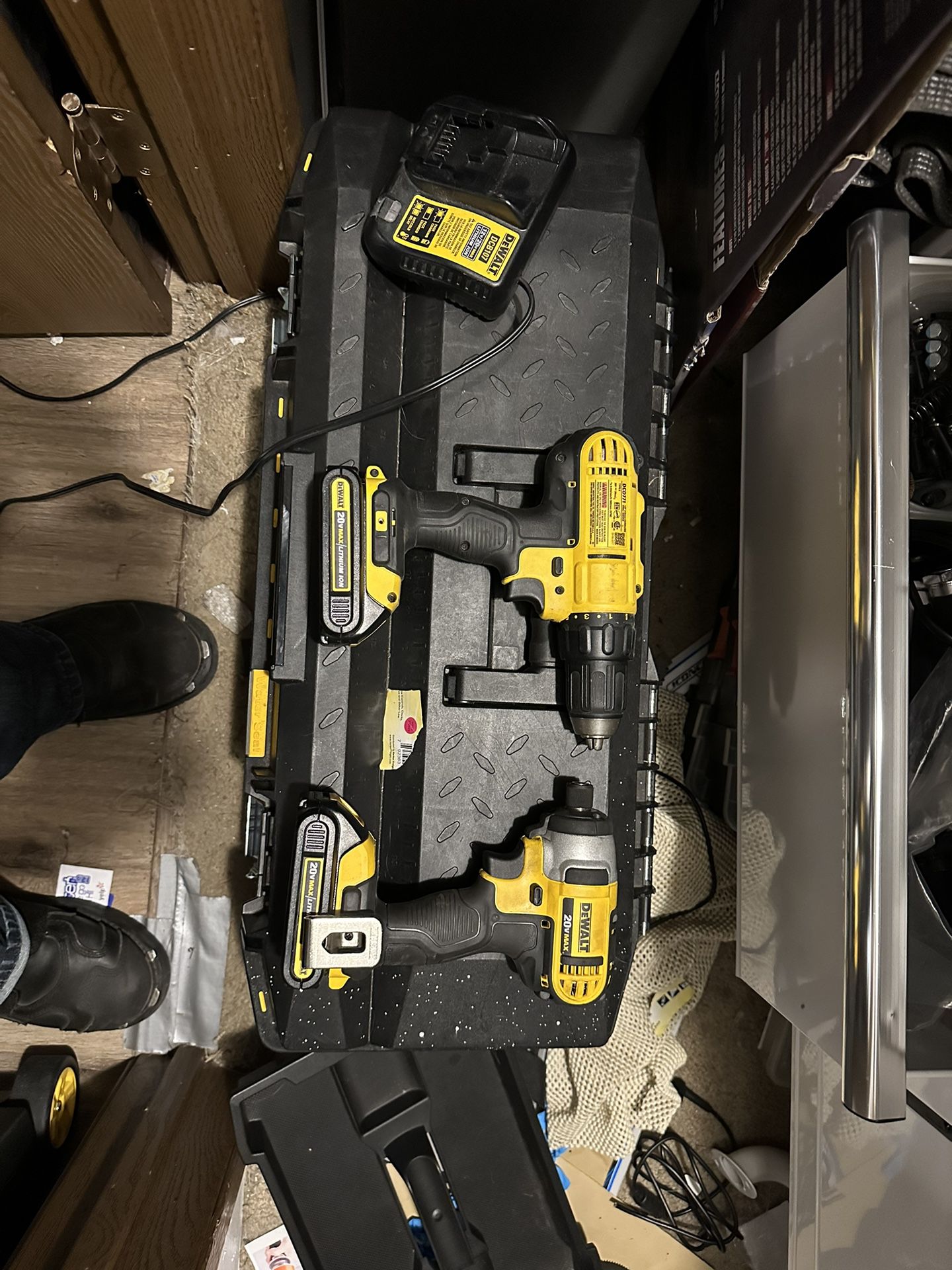Dewalt 20v Max Drill And Impact Driver With Toolbox 
