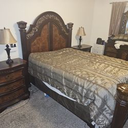 Luxury Queen Size Bedroom Set