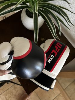 Boxing UFC Gloves  Thumbnail