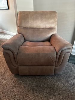 Immaculate Electric Recliner