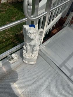 Statue