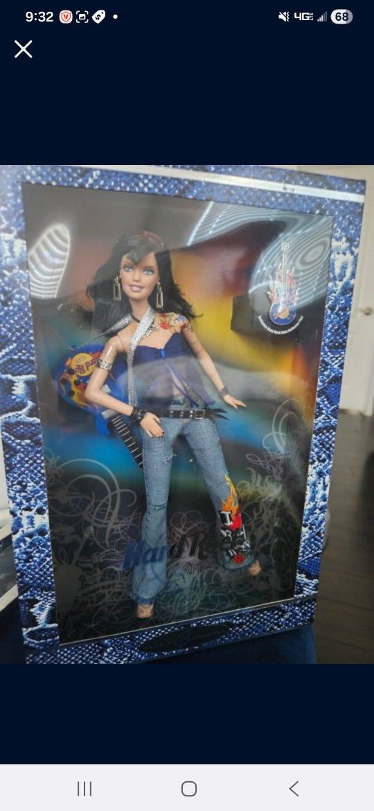 Hard Rock Barbie With Collector Pin J0963