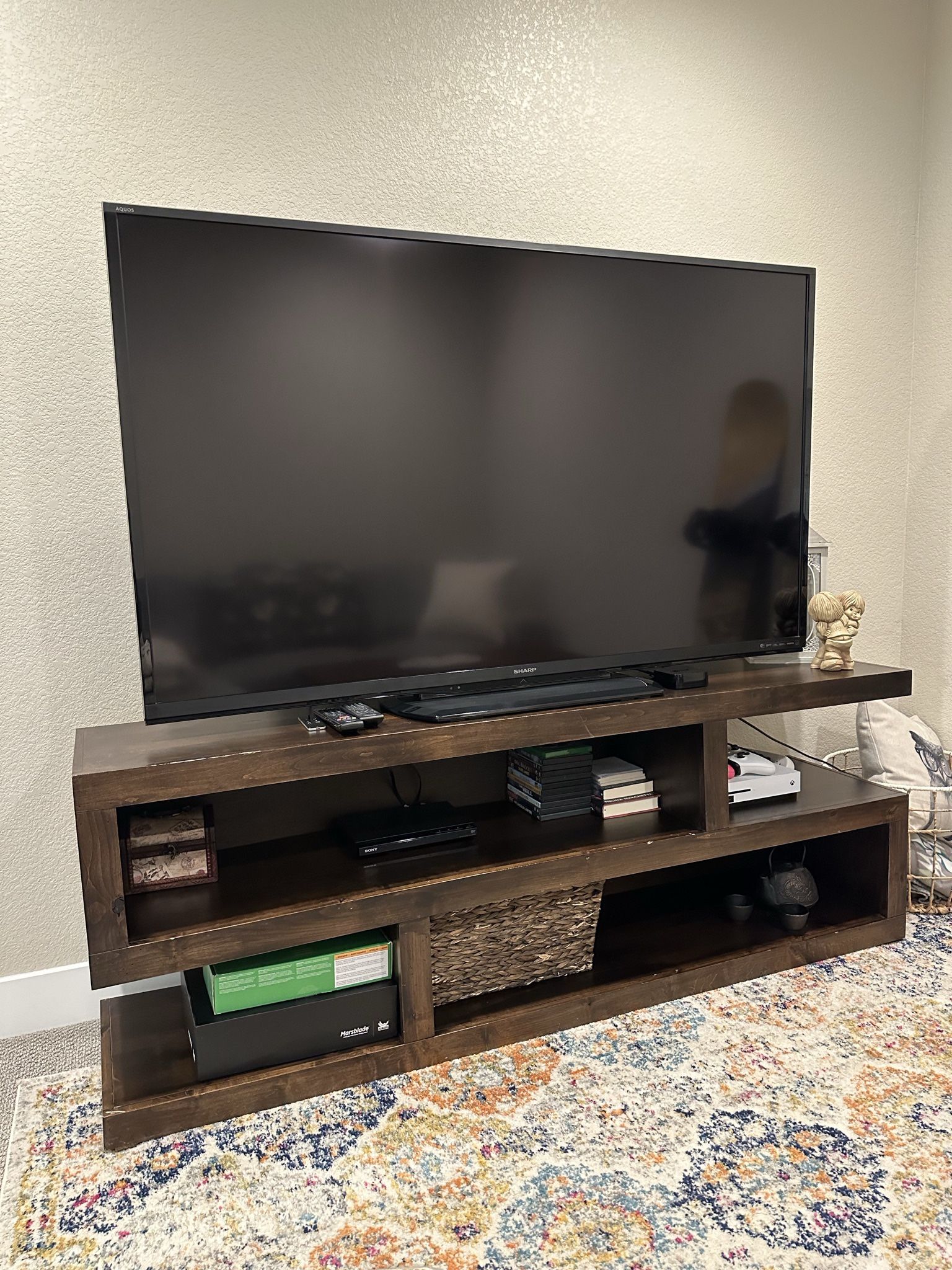 70” Sharp Aquos TV 