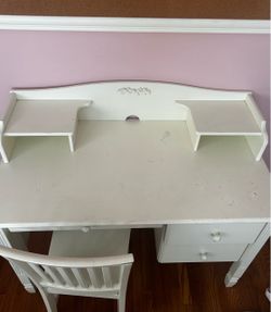 Pottery Barn Teen White Desk with Hutch & Drawers